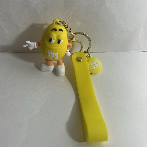 M&M Yellow Keychain/Keyring/Bag Charm NWT - Picture 3 of 4
